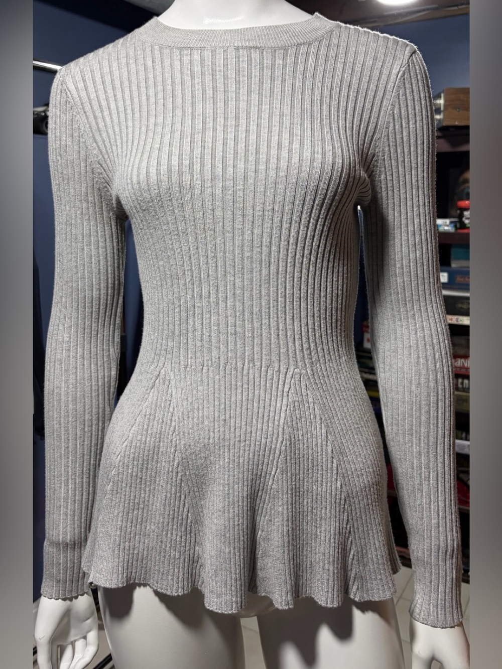 Women’s Venus Ribbed Stunning Peplum Long-Sleeve Knit Top Light Gray  Size S  EU